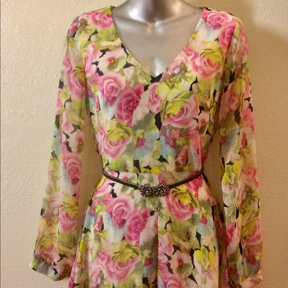 Vince Camuto Feminine Chiffon Floral Romper - Picture 1 of 4